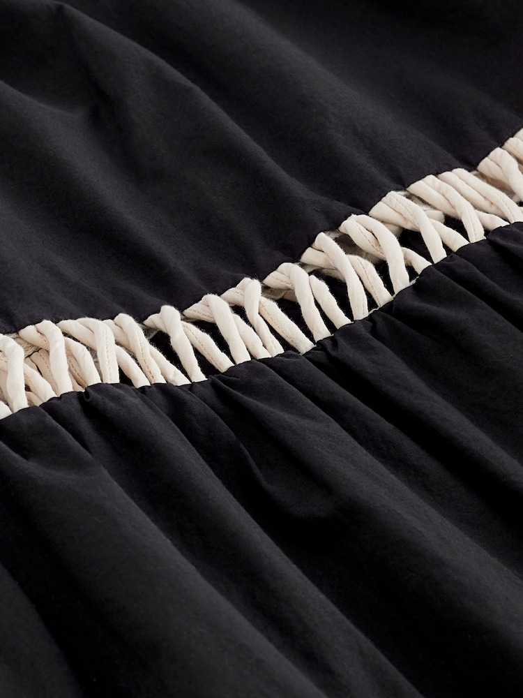 Schwarz - Gestuftes Sommerkleid - Bild 6 von 6 Schwarz - Gestuftes Sommerkleid - Bild 6 von 6