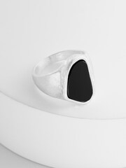 Black Stone Statement Single Ring - Image 3 of 3