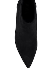 أسود - Ravel Microfibre Pointed-Toe Ankle Boots - صورة 4 من 4