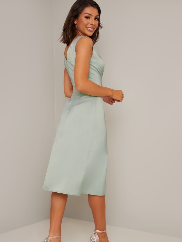 Chi Chi London Green Reina Dress - Image 2 of 4 Chi Chi London Green Reina Dress - Image 2 of 4
