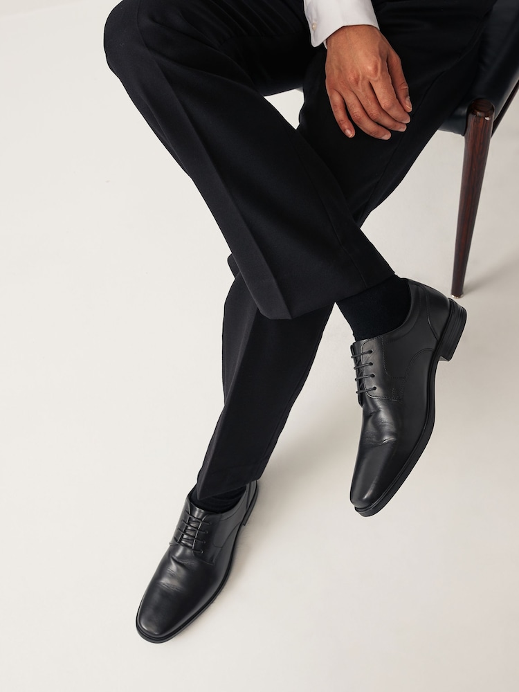 Schwarz - Weite Passform - Derby-Schuhe aus Leder mit eckiger Zehenpartie - Bild 1 von 2 Schwarz - Weite Passform - Derby-Schuhe aus Leder mit eckiger Zehenpartie - Bild 1 von 2