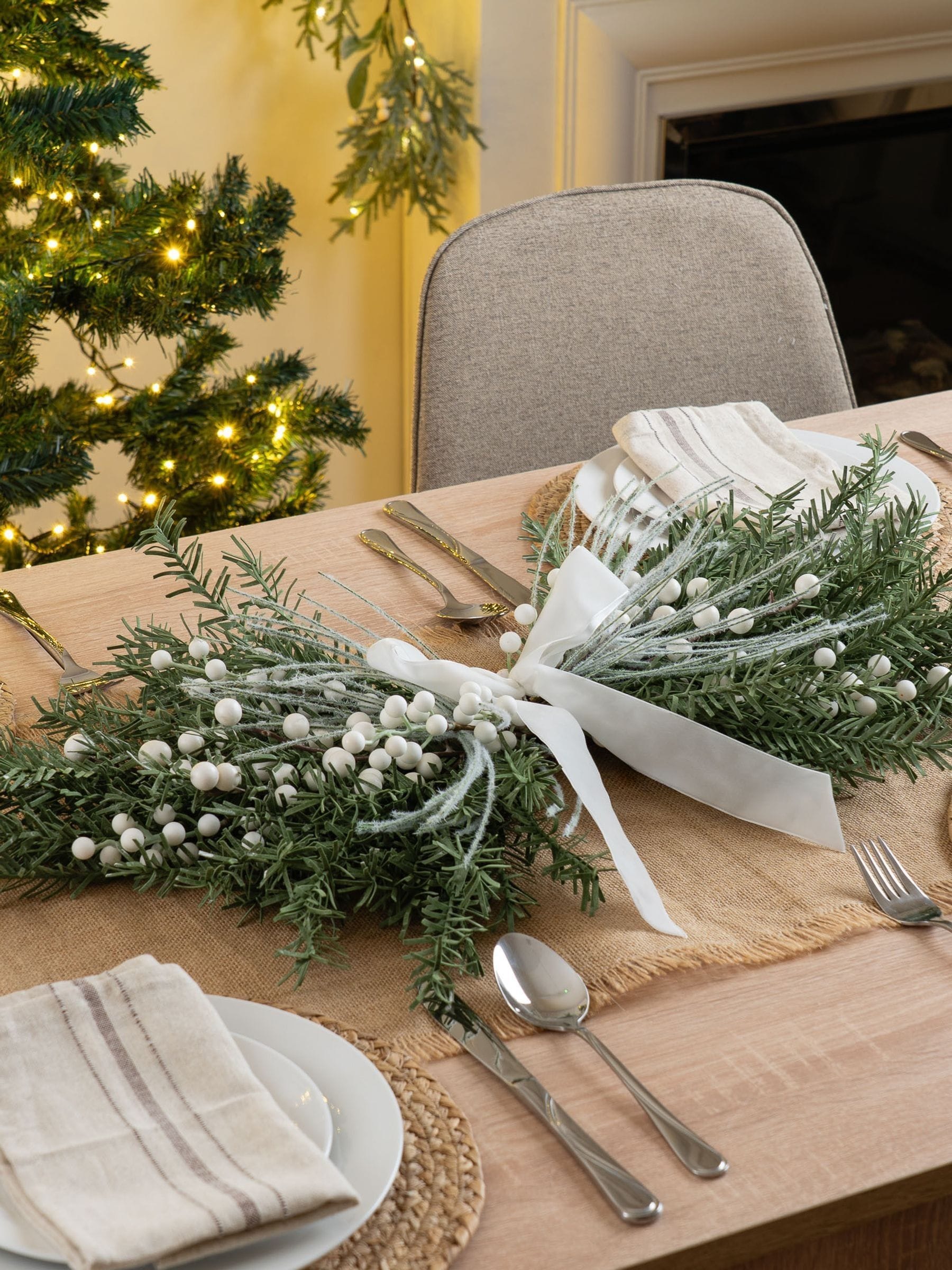 Scottish Everlastings Ltd Unisex Green Table Centrepiece Swag With Velvet Bow - Image 1