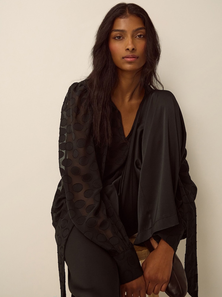 Blouse transparente à pois et nœud lavallière Sylvia Monsoon - Image 1 de 4