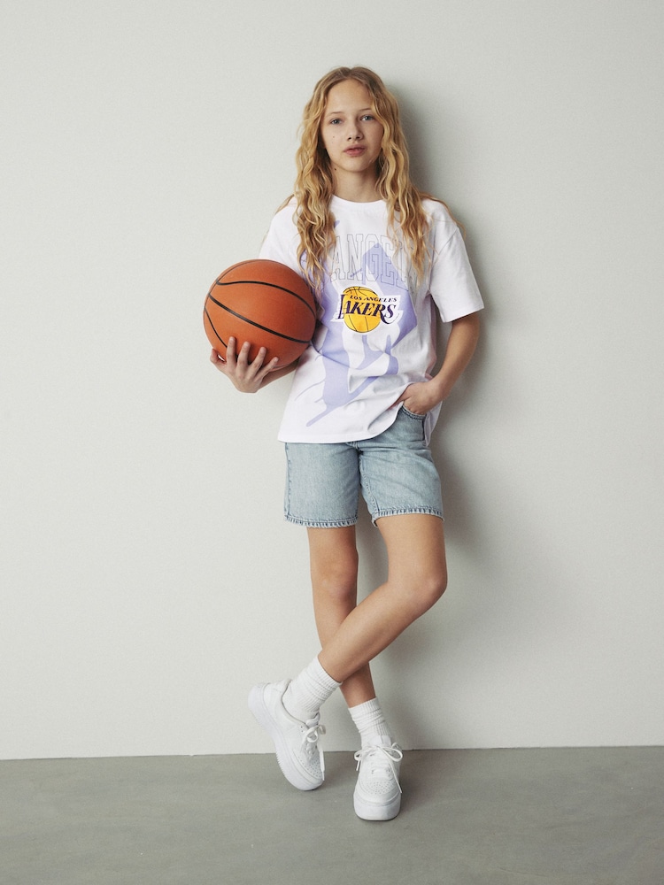 White LA Lakers NBA Oversized Graphic T-Shirt (3-16yrs) - Image 2 of 7