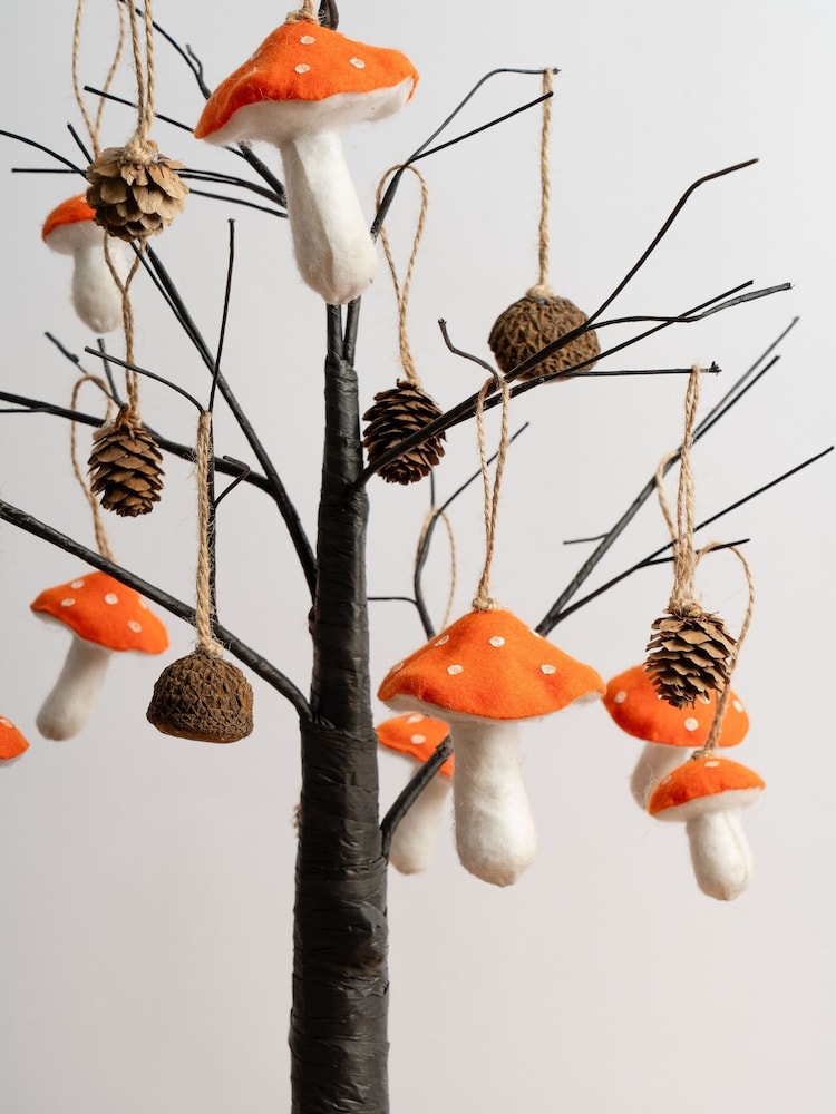 Scottish Everlastings Ltd Brown Hanging Toadstools & Acorns with Twig Tree - Image 3 of 3 Scottish Everlastings Ltd Brown Hanging Toadstools & Acorns with Twig Tree - Image 3 of 3