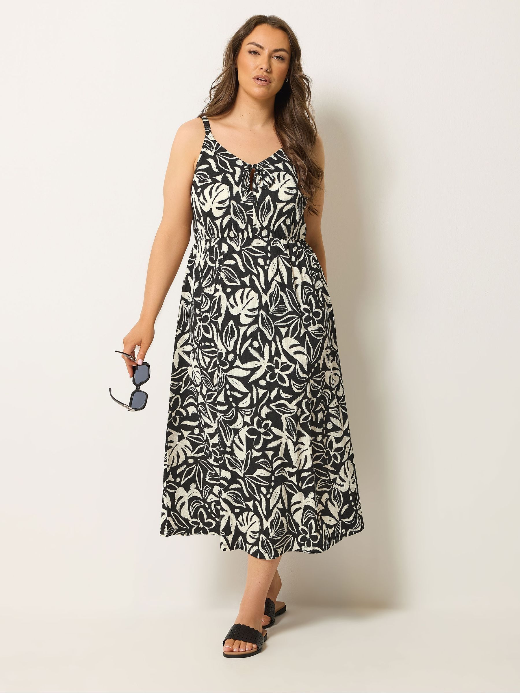 Yours Curve Women's Black Textured Keyhole Dress