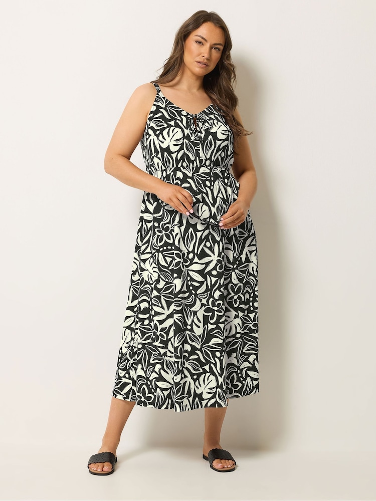 Yours Curve Black Textured Keyhole Dress - Image 2 of 5 Yours Curve Black Textured Keyhole Dress - Image 2 of 5