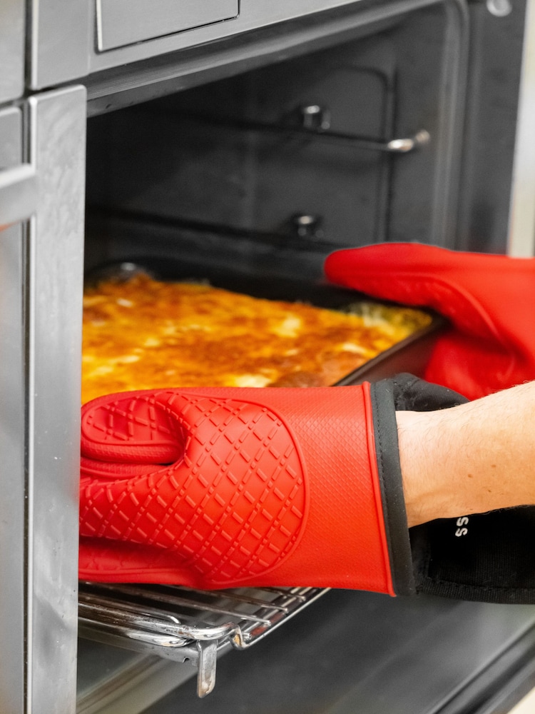 Masterclass Red Seamless Silicone Double Oven Glove - Image 1 of 3