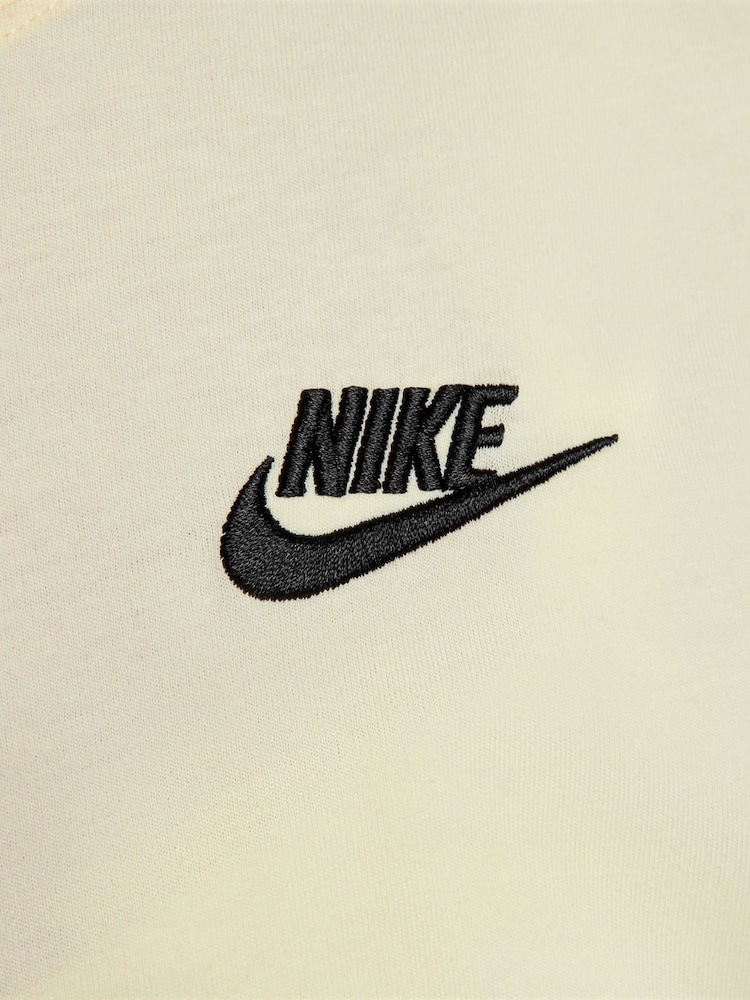 Nike Cream Sportswear Club Essentials 100% Cotton T-Shirt - Image 5 of 5
