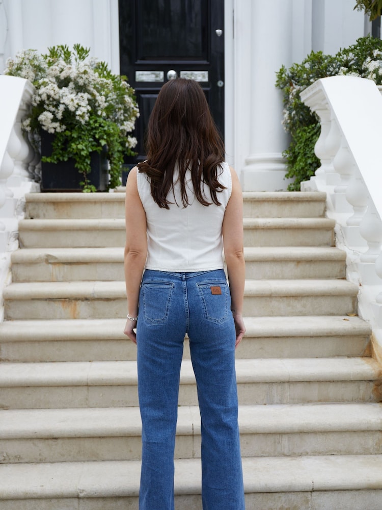 DONNA IDA Elegantly Waisted Nipped in White Waistcoat - Image 2 of 6
