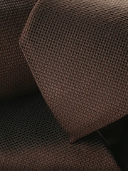 Marrón - Corbata de seda texturizada Charles Tyrwhitt - Imagen 2 de 2