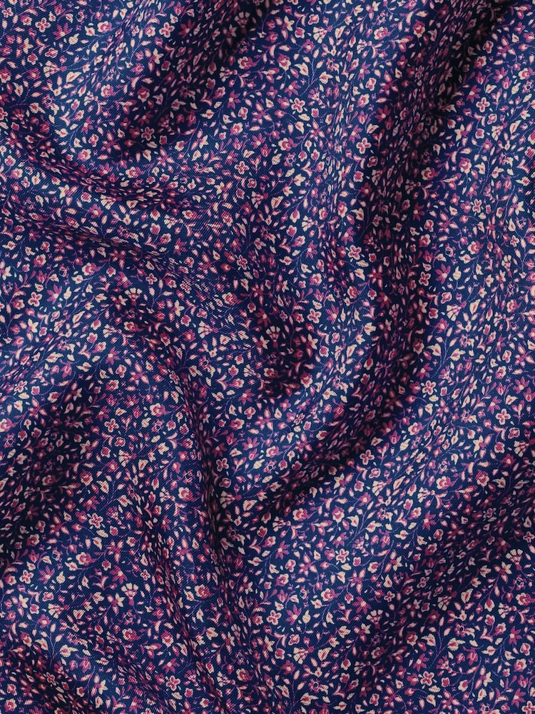 Charles Tyrwhitt Blue Spot Silk Pocket Square Handkerchief - Image 3 of 3 Charles Tyrwhitt Blue Spot Silk Pocket Square Handkerchief - Image 3 of 3