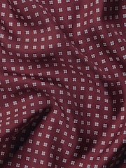 Rojo - Pañuelo de bolsillo de seda con estampado de cachemira de Charles Tyrwhitt - Imagen 3 de 3