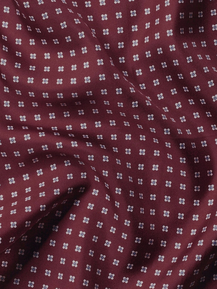 Rojo - Pañuelo de bolsillo de seda con estampado de cachemira de Charles Tyrwhitt - Imagen 3 de 3 Rojo - Pañuelo de bolsillo de seda con estampado de cachemira de Charles Tyrwhitt - Imagen 3 de 3