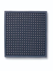 Azul oscuro - Pañuelo de bolsillo de seda con estampado de cachemira de Charles Tyrwhitt - Imagen 2 de 3