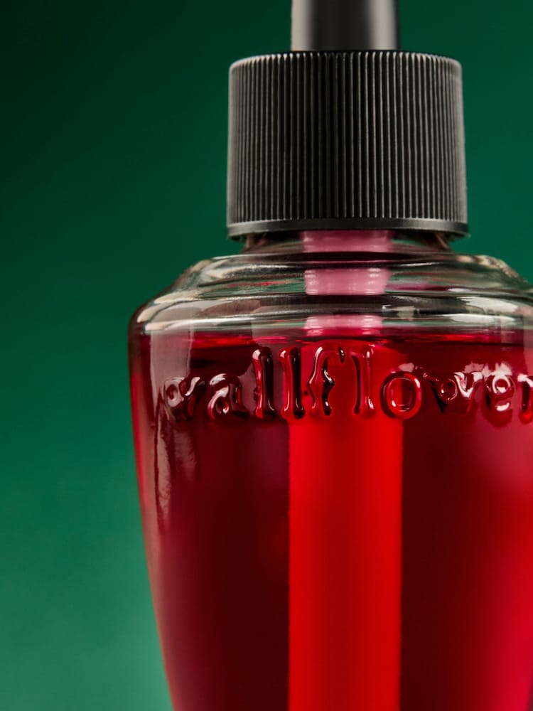 Bath & Body Works Mrs. Claus Cocktail Wallflowers Fragrance Refill 24ml - Image 2 of 3
