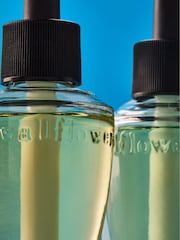 Bath & Body Works Cosy Christmas Wallflowers Fragrance Refill 24ml - Image 2 of 2