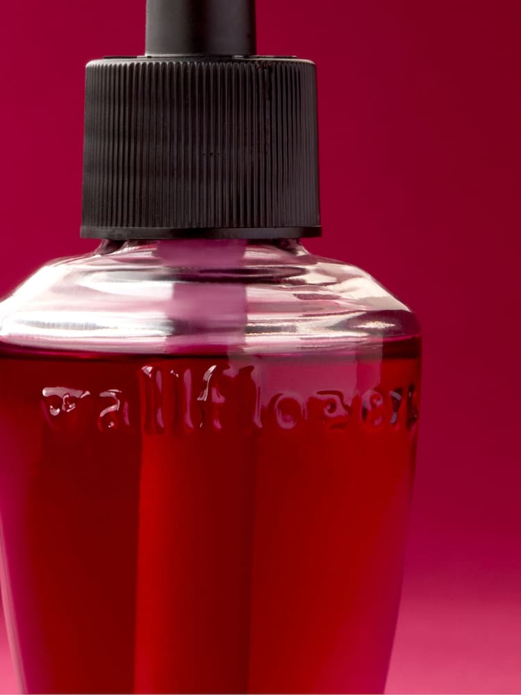 Bath & Body Works Bright Christmas Morning Wallflowers Fragrance Refill 24ml - Image 2 of 3 Bath & Body Works Bright Christmas Morning Wallflowers Fragrance Refill 24ml - Image 2 of 3