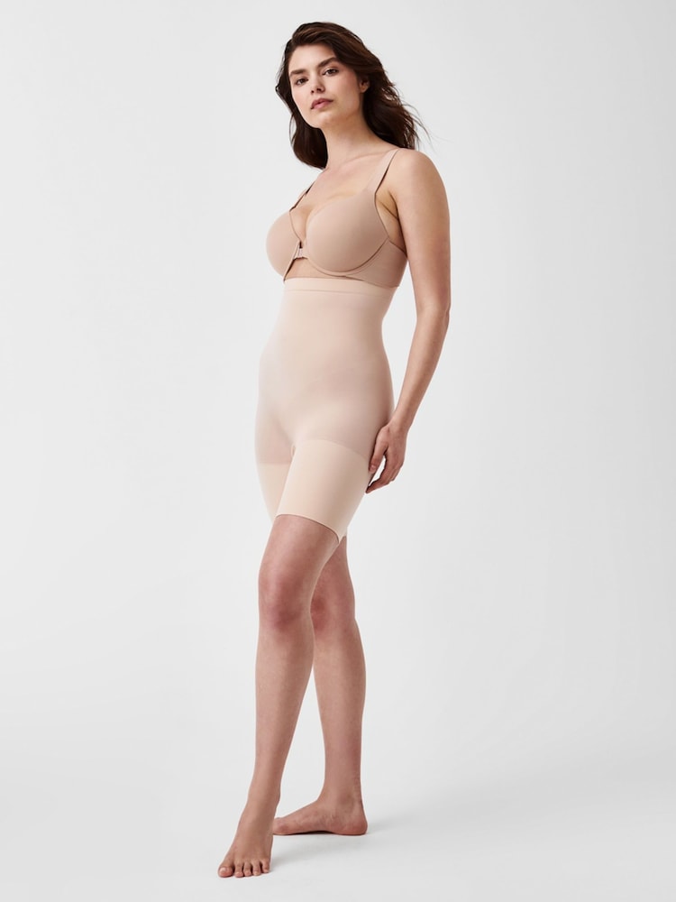 بيج ناعم - شورت Higher Power مع مشد متوسط من SPANX® - Image 3 of 5