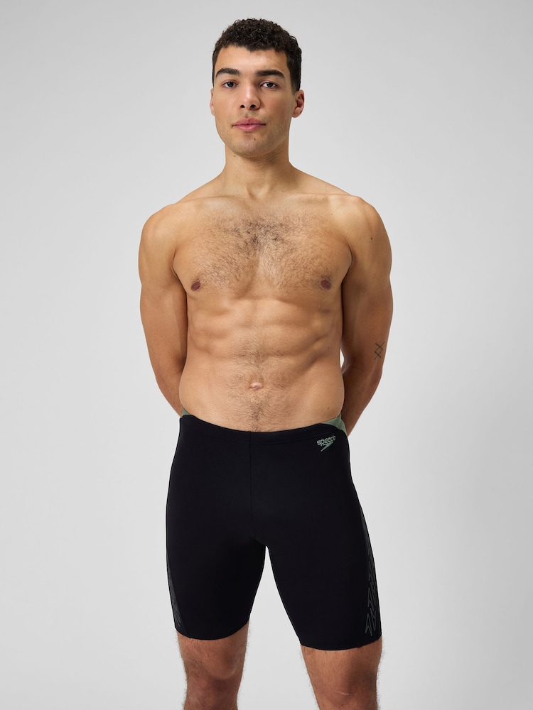 شورت سباحة رجالي HyperBoom بتصميم مزيّن بوصلات على الجانبين من Speedo - صورة 1 من 8 شورت سباحة رجالي HyperBoom بتصميم مزيّن بوصلات على الجانبين من Speedo - صورة 1 من 8