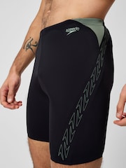 شورت سباحة رجالي HyperBoom بتصميم مزيّن بوصلات على الجانبين من Speedo - صورة 4 من 8