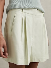 Reiss Mint Dianna Front Pleat Linen Blend Suit Shorts - Image 4 of 6