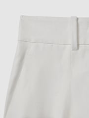 Reiss White Lori Viscose-Linen Front Pleat Suit Shorts - Image 6 of 6