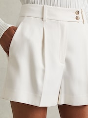 Reiss Cream Millie Front Pleat Tailored Shorts - Image 4 of 6