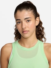 Grün - Nike Dri-fit One Klassisches, atmungsaktives Trägertop - Bild 4 von 6