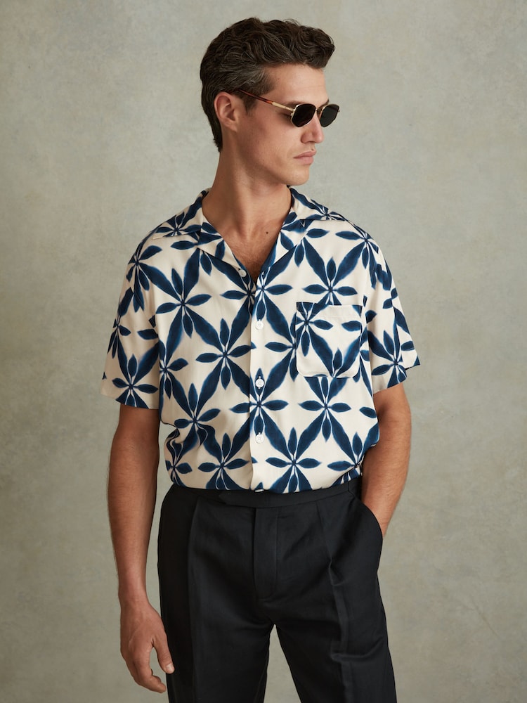 Reiss Ecru/Navy Marabel Relaxed Printed Cuban Collar Shirt - Image 1 of 5