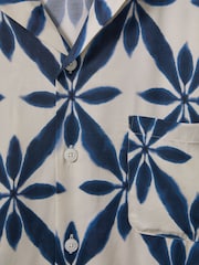 Reiss Ecru/Navy Marabel Relaxed Printed Cuban Collar Shirt - Image 5 of 5