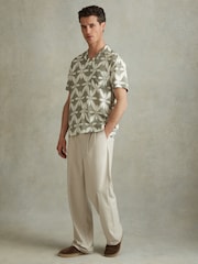 Reiss Sage Green Marabel Relaxed Printed Cuban Collar Shirt - Image 3 of 5