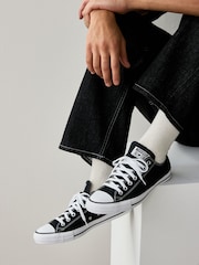 Converse Black Chuck Taylor Ox Trainers - Image 1 of 8