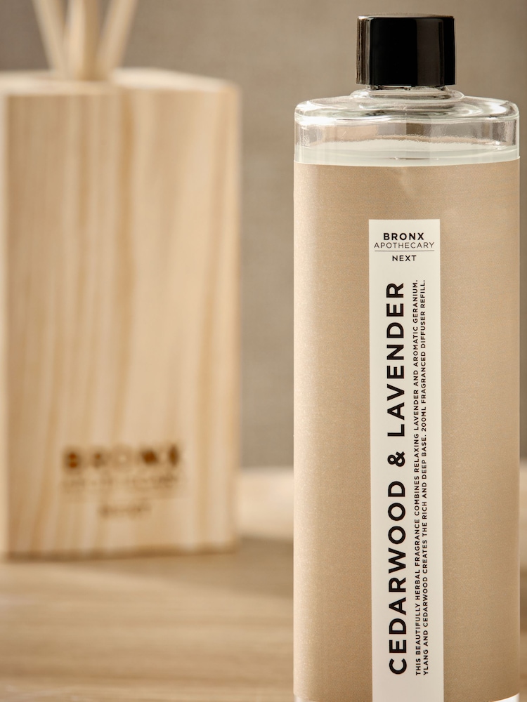 Bronx Cedarwood and Lavender 200ml Fragranced Reed Diffuser Refill - Image 2 of 4
