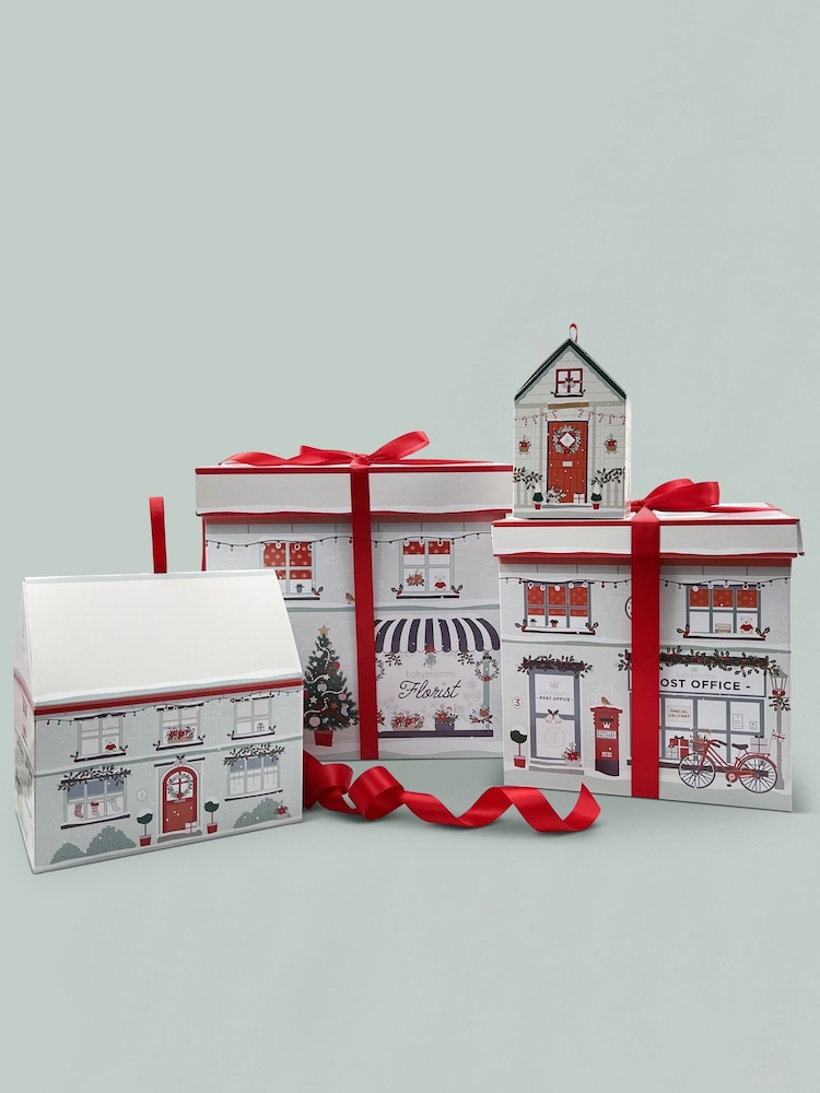 Babyblooms 100% Cotton Welcome Christmas Hamper with Personalised Frankie Bear Soft Toy - Image 4 of 4