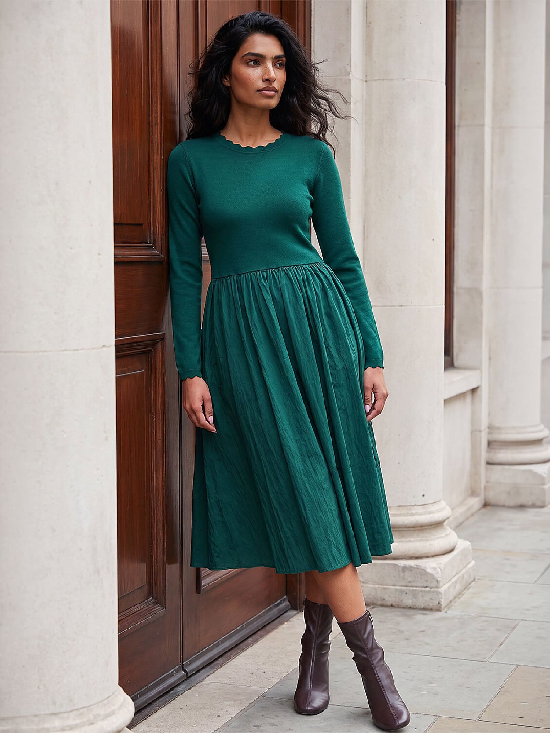 Roman Women's Green Scallope Neck Dress In | : Size 20 - Image 2