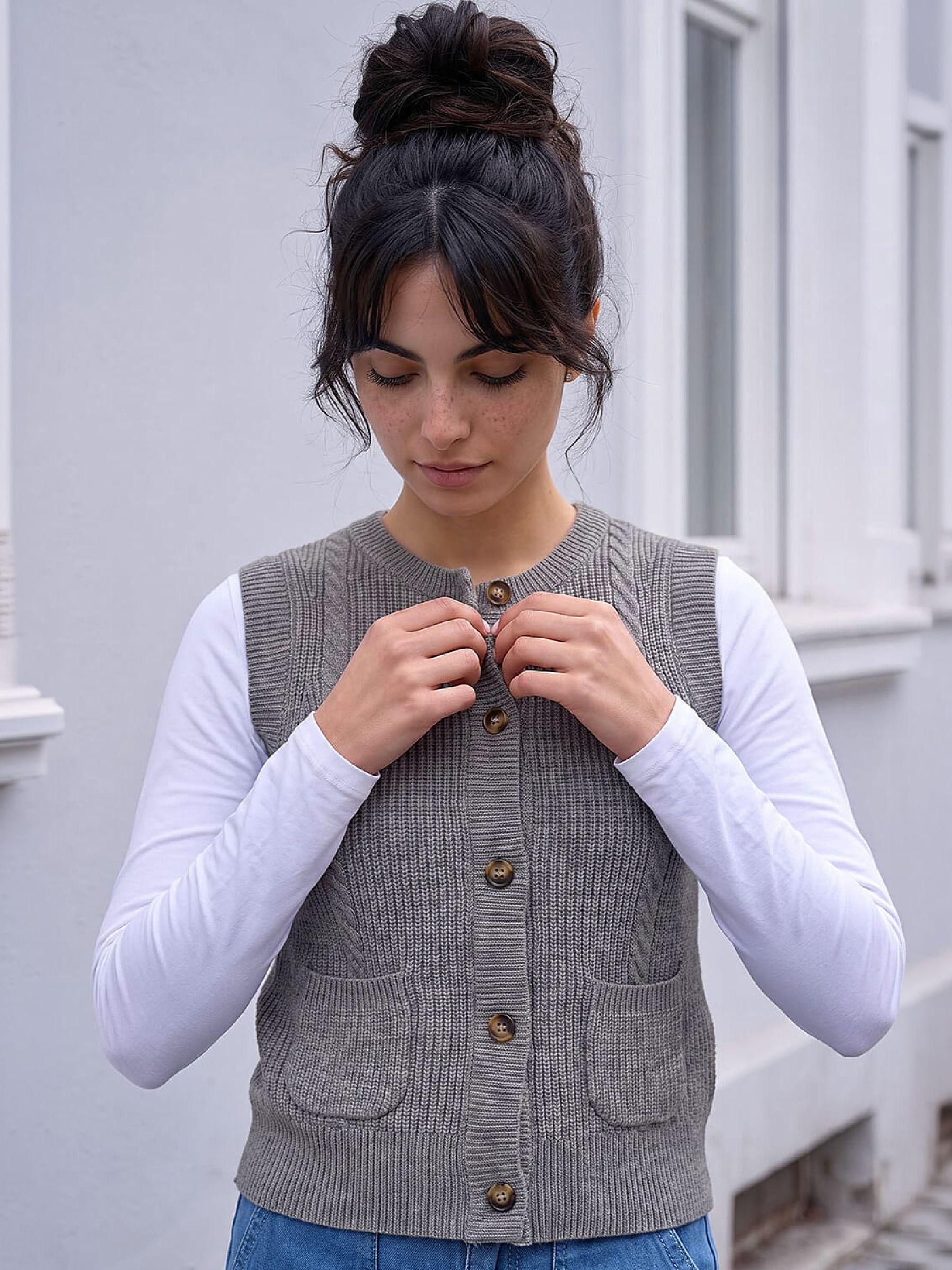Roman Grey Cable Knit Vest Top - Image 5