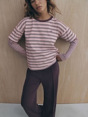 Pink Stripe - Self. T-Shirt na may Mock Layer - Larawan 3 ng 5