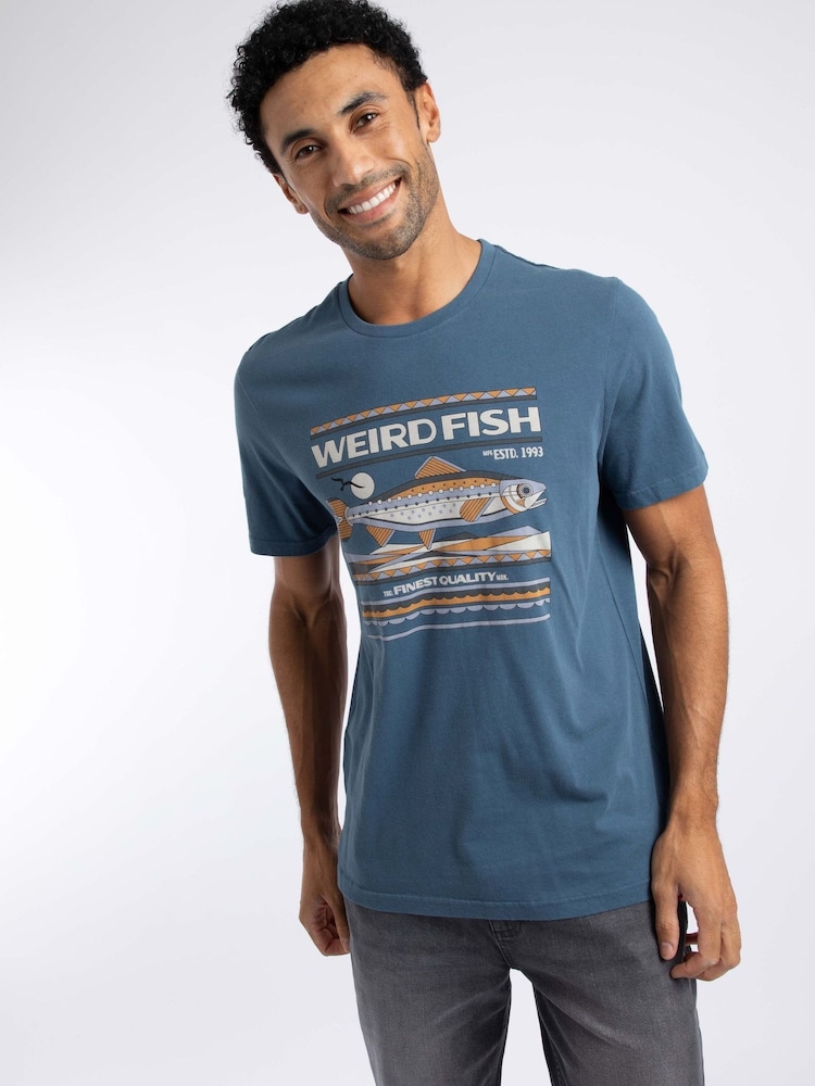 أزرق - Weird Fish Big Fish Front Print Graphic T-Shirt - صورة 1 من 6