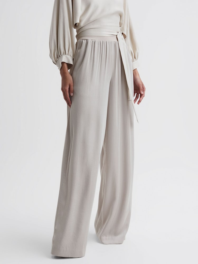 Reiss Neutral Imogen Petite Wide Leg Elasticated Waist Trousers - Image 1 of 6