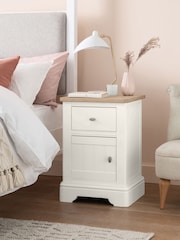 Chalk White Hampton Country Collection Luxe Painted Oak 1 Drawer Bedside Table - Image 1 of 8