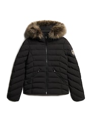 Schwarz - Superdry Fuji wattierte Jacke mit Kapuze aus Kunstpelz - Bild 4 von 6