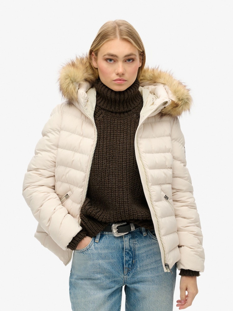 Deževen dan siva - Superdry Fuji Faux Fur Hood podložen suknjič; podložena kako - Slika 1 iz 5 Deževen dan siva - Superdry Fuji Faux Fur Hood podložen suknjič; podložena kako - Slika 1 iz 5