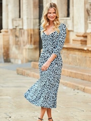 Sosandar Blue Mark Print Sweetheart Neck Midi Dress - Image 5 of 5