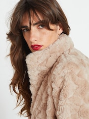 Neutrale Farbe - Jacke aus Fellimitat - Bild 4 von 4