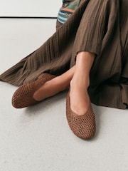 Tanso - Forever Comfort® Highcut Crochet Ballet Flats - Larawan 3 ng 9
