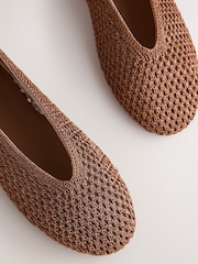 Tanso - Forever Comfort® Highcut Crochet Ballet Flats - Larawan 8 ng 9