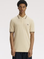 Кремовий - Fred Perry сорочка-поло з короткими рукавами та обробкою - Image 1 of 3