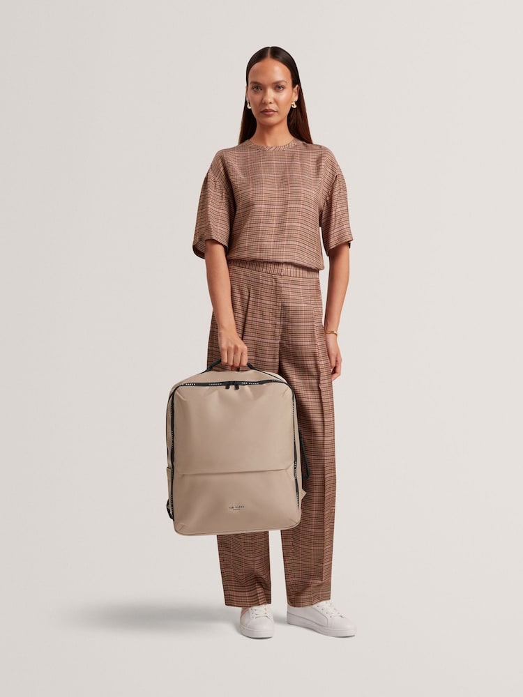 Brun - Ted Baker Onboard Underseat Cabin Backpack - Image 1 de 9 Brun - Ted Baker Onboard Underseat Cabin Backpack - Image 1 de 9