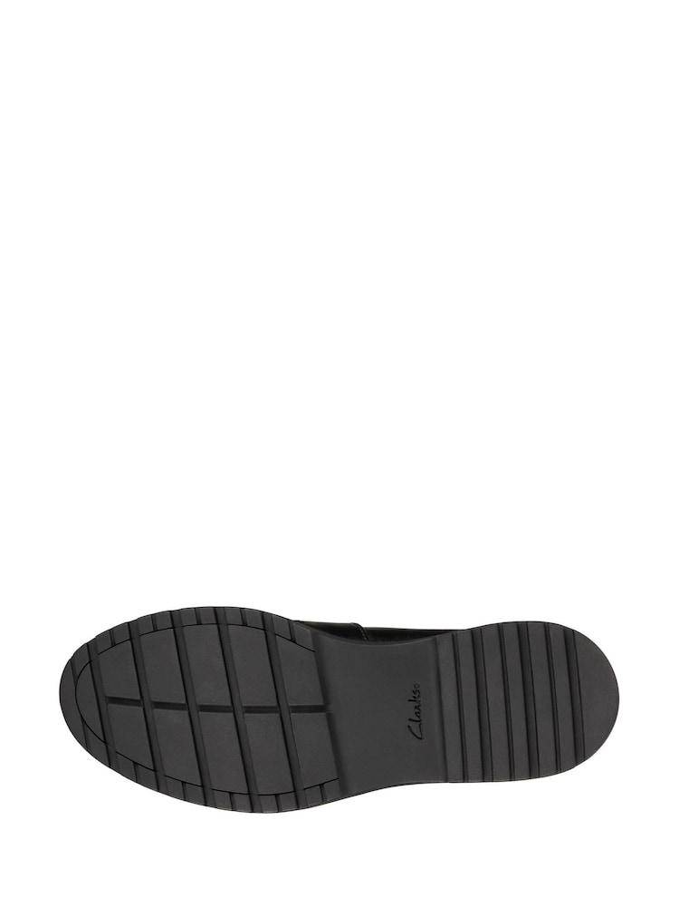Clarks Patent Loxham gležnjar z luknjičastim vzorcem in vezalkami Youth čevlji - Slika 7 iz 7 Clarks Patent Loxham gležnjar z luknjičastim vzorcem in vezalkami Youth čevlji - Slika 7 iz 7